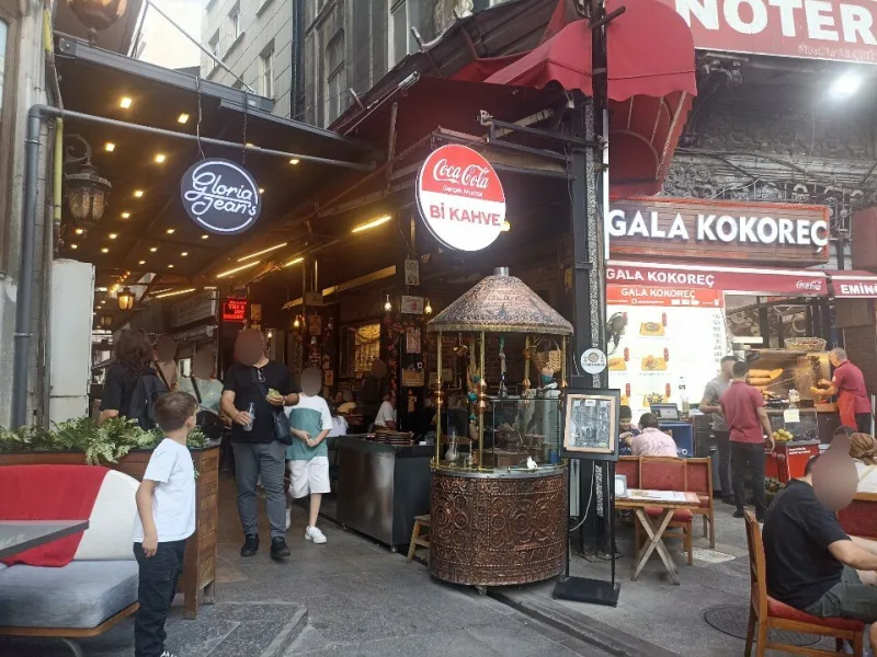 bi kahve, Fatih, İstanbul — Kafe ve Pastane