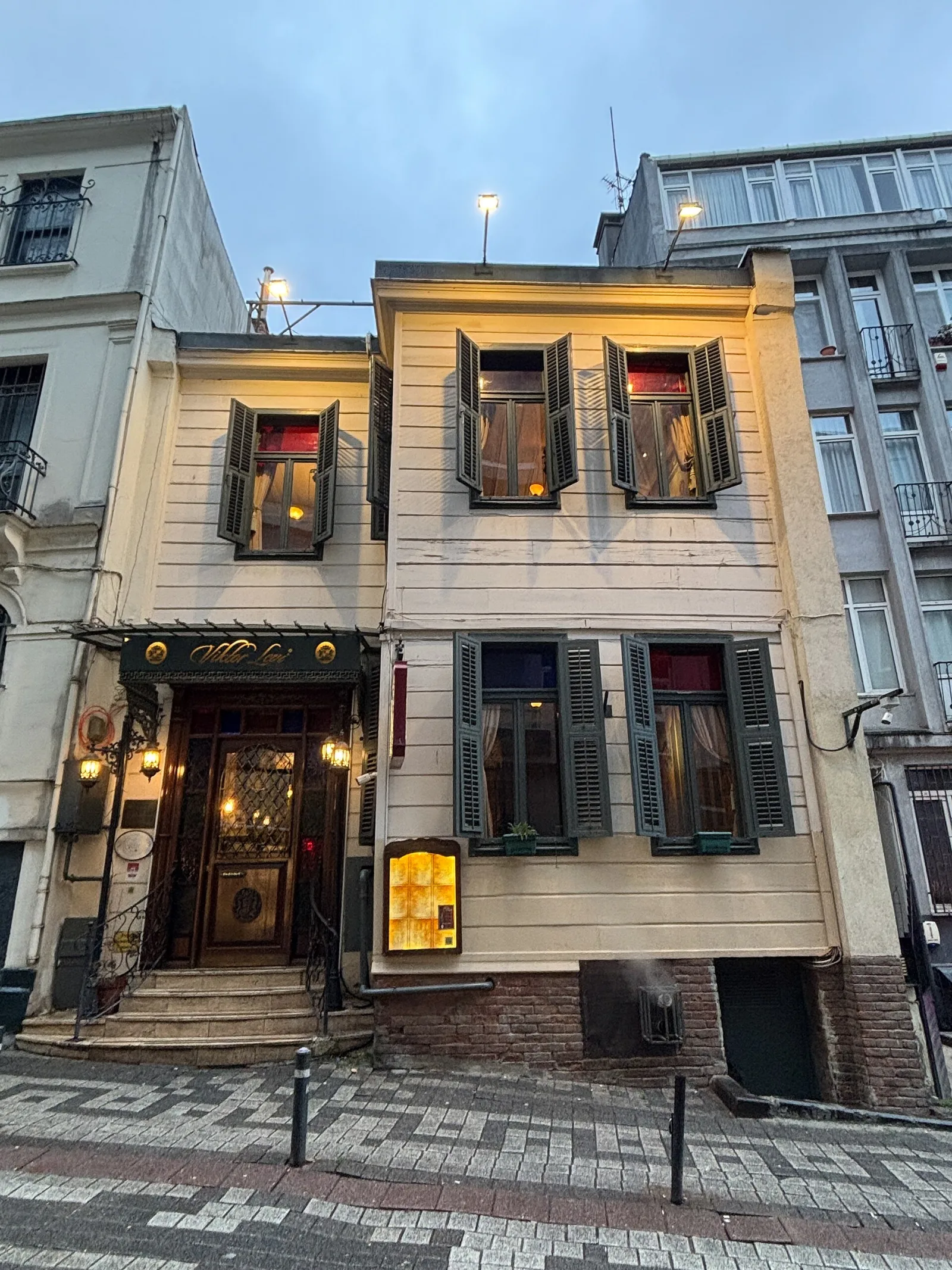 Viktor Levi Şarap Evi, Kadıköy, İstanbul