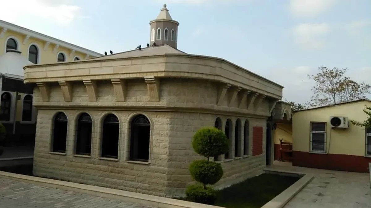 Garip Dede Türbesi, Küçükçekmece, İstanbul — Tarihi Yapı