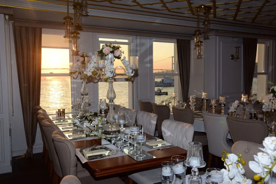 İnci Bosphorus, Üsküdar, İstanbul — Kafe ve Pastane