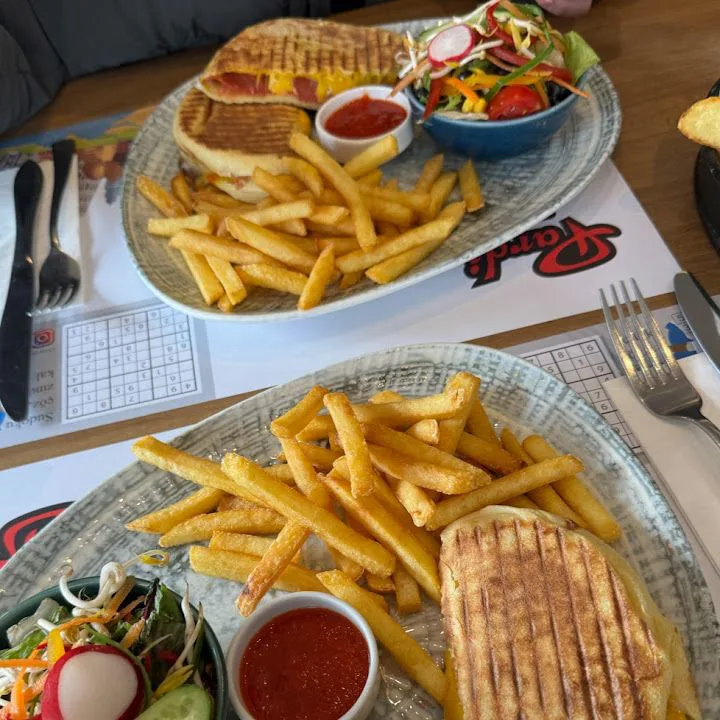 Pardi Cafe & Restaurant, Bakırköy, İstanbul — Kafe ve Pastane
