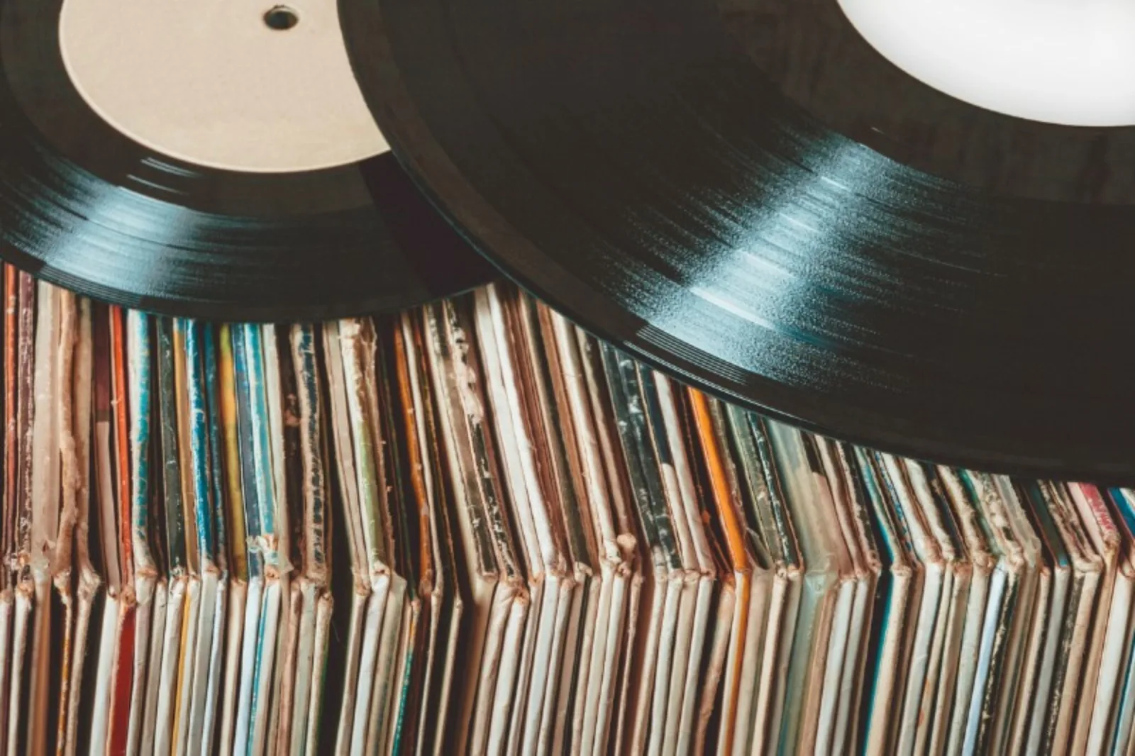 Vinyl Waffle & Coffee Shop, Avcılar, İstanbul — Kafe ve Pastane