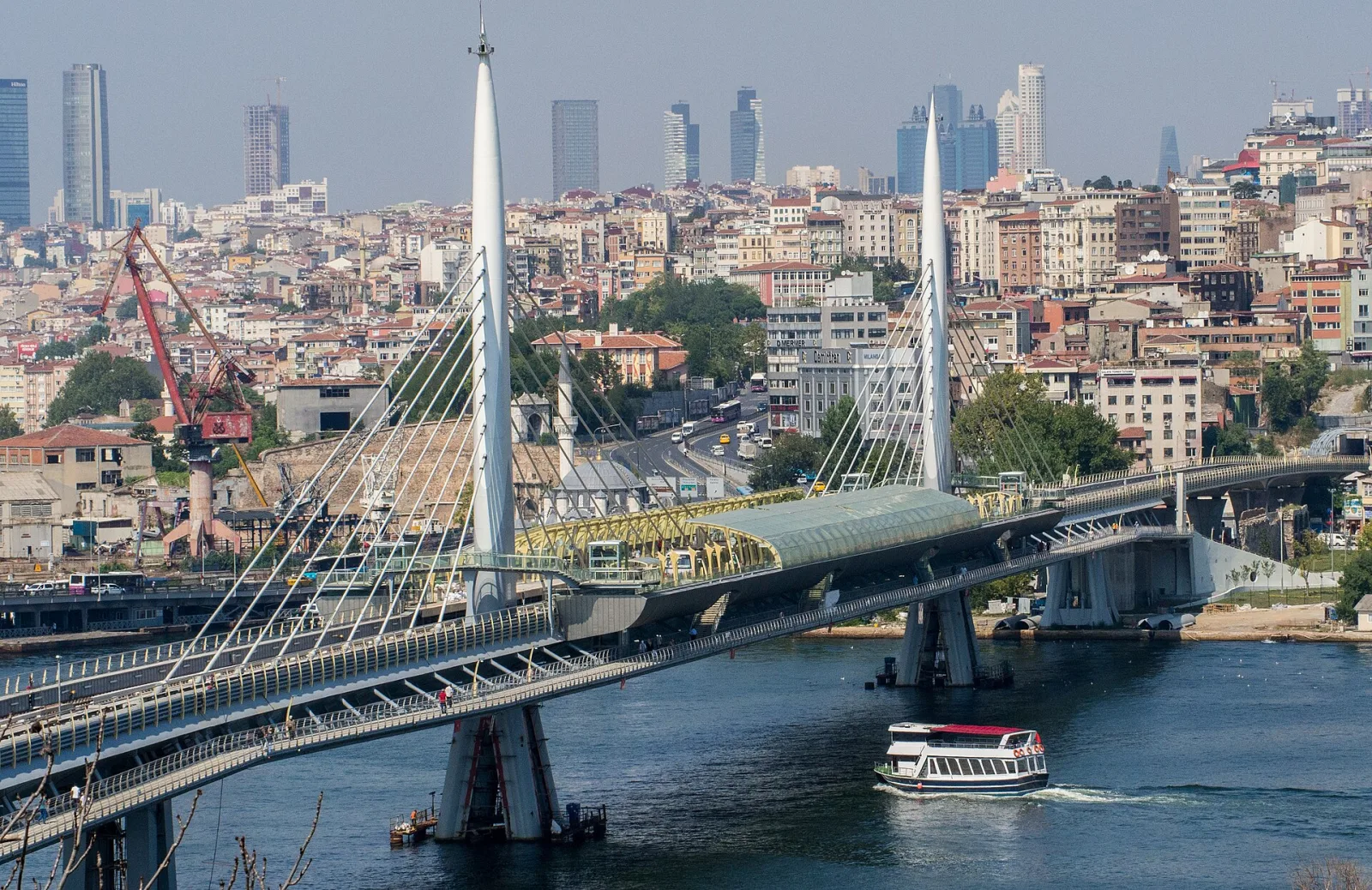 Haliç Metro Köprüsü, Beyoğlu