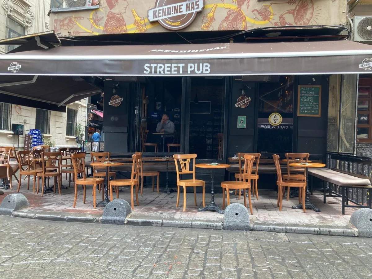 Street pub, Beyoğlu, İstanbul