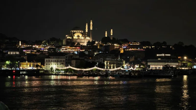 Karaköy İskelesi, Beyoğlu, İstanbul — Sahil ve Kıyı