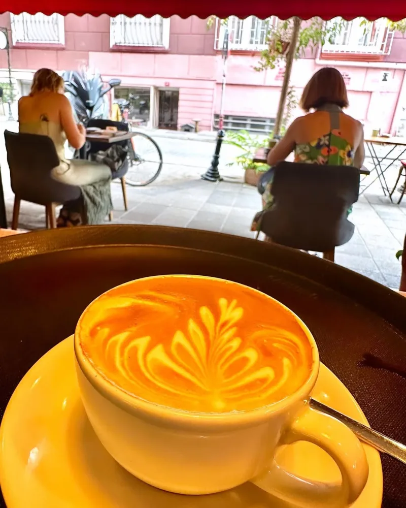 Cafe Eya, Kadıköy, İstanbul — Kafe ve Pastane