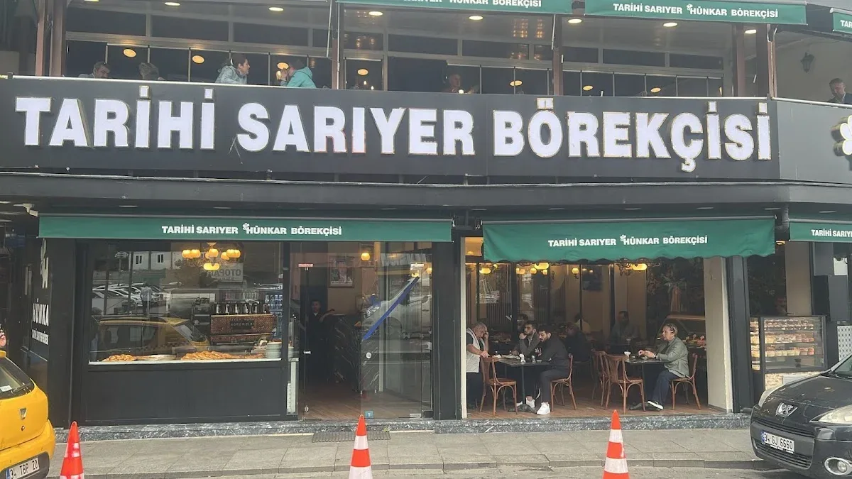 Sarıyer Hünkar Börekçisi, Sarıyer, İstanbul — Kafe ve Pastane
