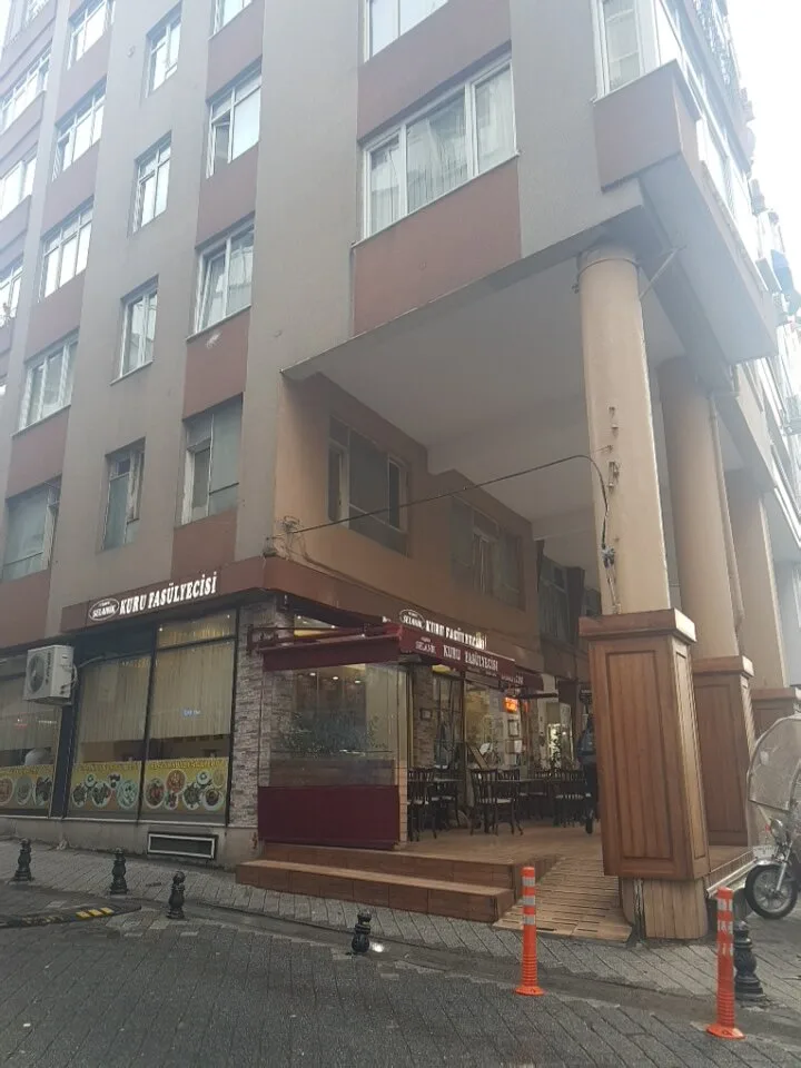 Meşhur Selanik Kuru Fasulyecisi, Kadıköy, İstanbul — Restoran