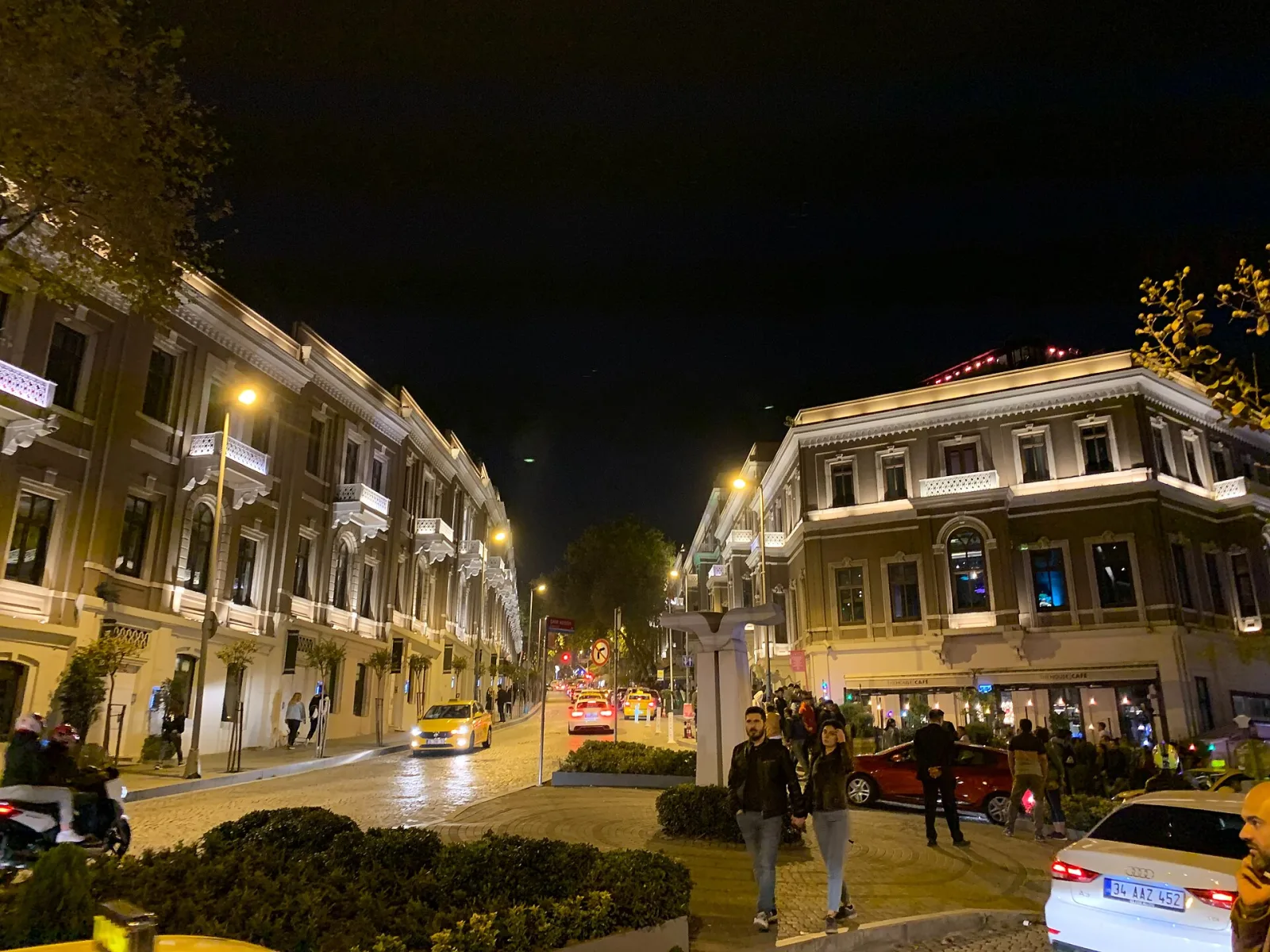 Mathilda Profiterol, Beşiktaş, İstanbul