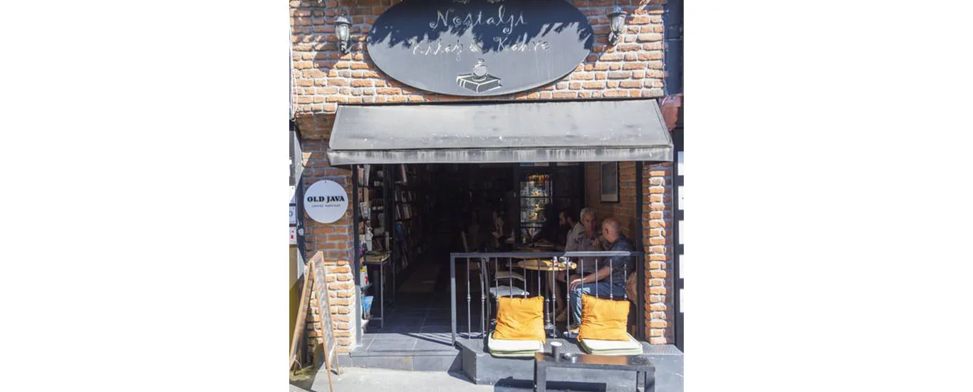Nostalji Kitap & Kahve, Şişli, İstanbul — Kafe ve Pastane