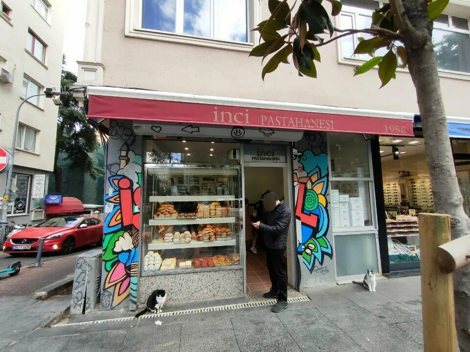 İnci Pastanesi, Kadıköy, İstanbul — Kafe ve Pastane