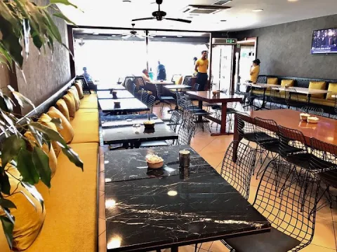 Tarihi Mir Börek, Sarıyer, İstanbul — Kafe ve Pastane